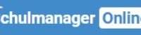 Das Bild zeigt das Logo von "Schulmanager Online", das auf einem hellblauen Hintergrund platziert ist. In der Mitte des Logos steht der Schriftzug "Schulmanager Online" in weißer, gut lesbarer Schrift. Die Schriftart ist modern und sans-serif, was zur Klarheit und Benutzerfreundlichkeit beiträgt. Links vom Text befindet sich ein Symbol in Form eines akademischen Huts, das auf den Bildungsbereich hinweist und die Funktion der Plattform unterstreicht. Der gesamte Text und das Symbol sind in einem abgerundeten Rechteck angeordnet, das ebenfalls in einem hellen Blauton gehalten ist. Dieses Logo dient wahrscheinlich als Schaltfläche oder Link, um auf die Plattform zuzugreifen, die für die Verwaltung von schulischen Informationen und Prozessen genutzt wird.